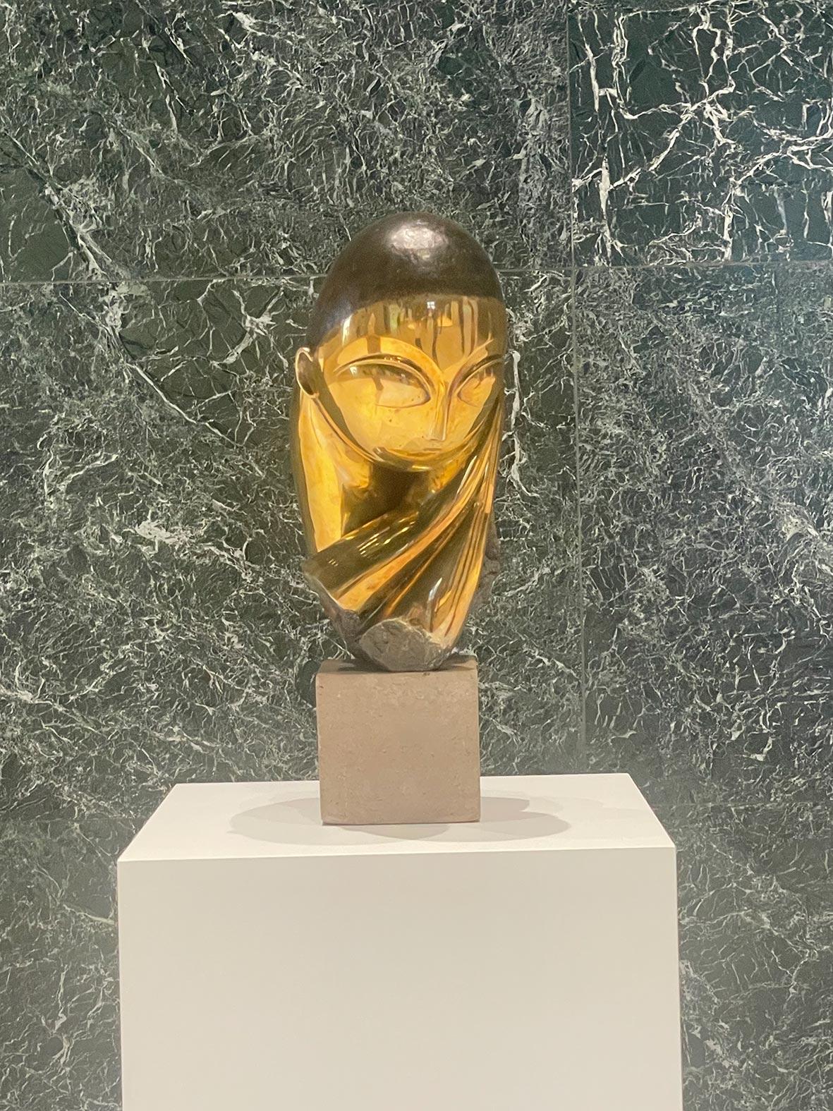 Brancusi Mademoiselle Pogany, die Neue Nationalgalerie